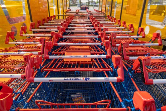 Image d'illustration. Chariots Carrefour